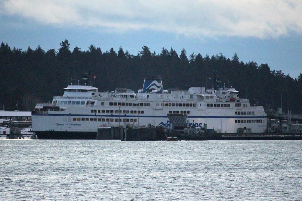 Building new B.C. ferries in China cost Canada $1.5B in lost GDP, report finds
