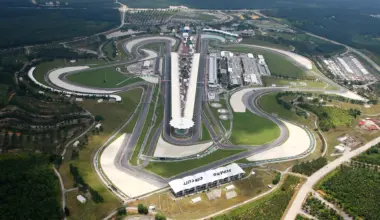 What time is the Formula 1 2026 Bahrain Grand Prix in Malaysia and how can I watch it?