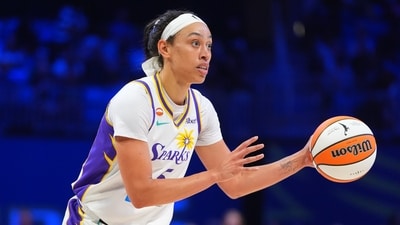 Dearica Hamby is ruled out with a left knee injury (AP Photo)