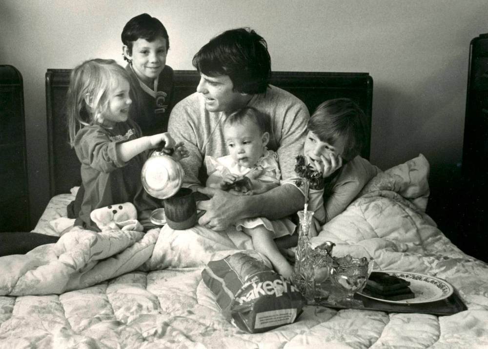 Jon Thordarson / Winnipeg Sun Photo
Thordarson with his children taking a Father's Day portrait that was used in the Winnipeg Sun in 1983.