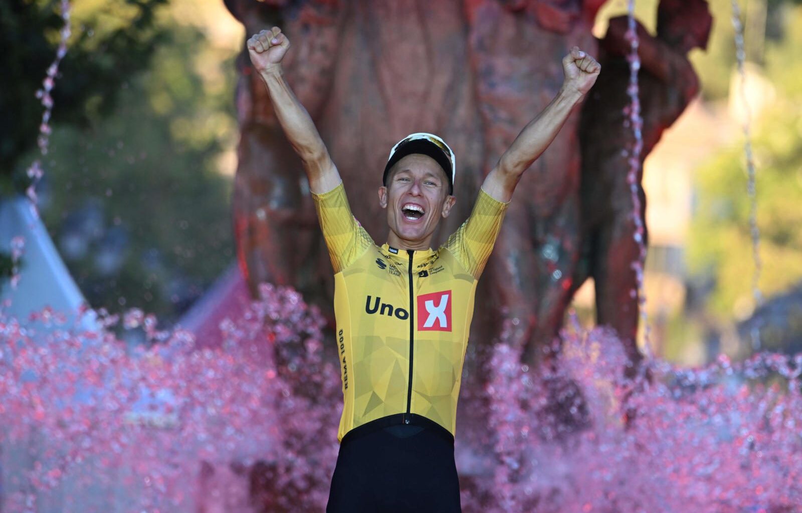Tobias Halland Johannessen finally gets his Grand Tour win on wild Vuelta finale