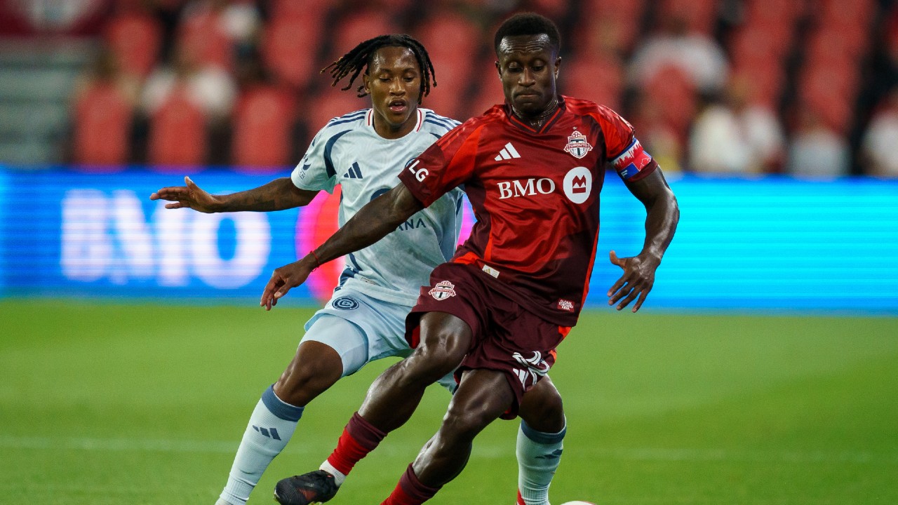 Sargent has hat trick, Toronto FC rallies to draw with Chicago
