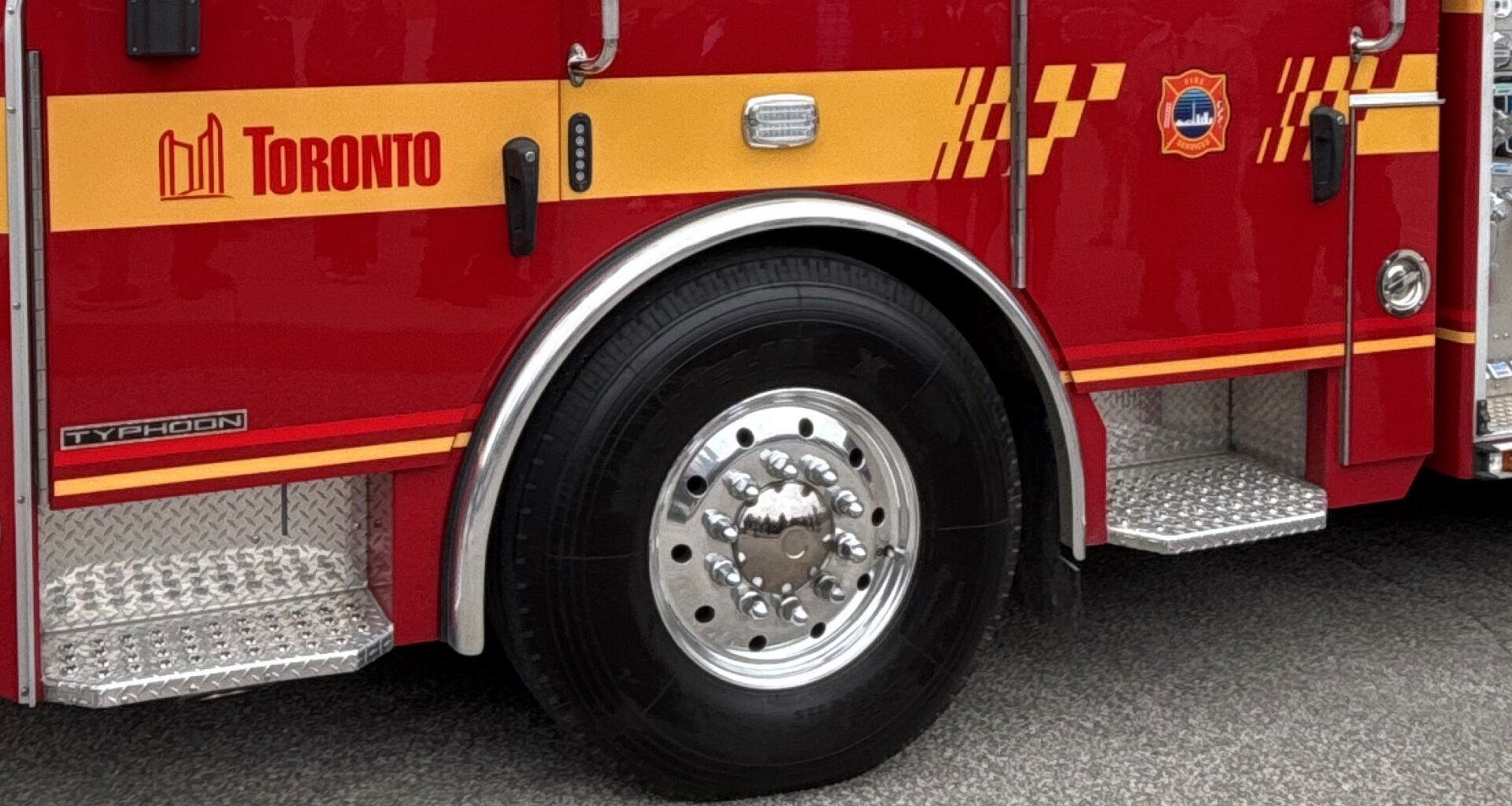 'Elderly man' rescued from midtown Toronto fire