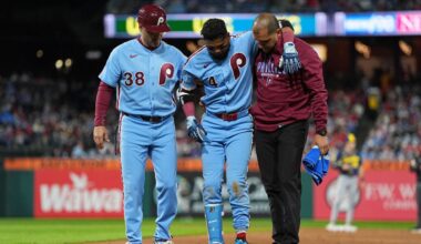 Phillies' Luis Arraez leaves game with sprained left ankle as he chases fourth batting title
