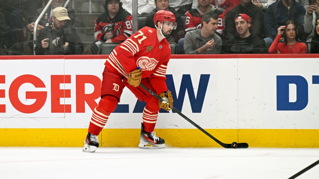 Horcoff: Larkin out with upper-body injury, won't participate at start of camp
