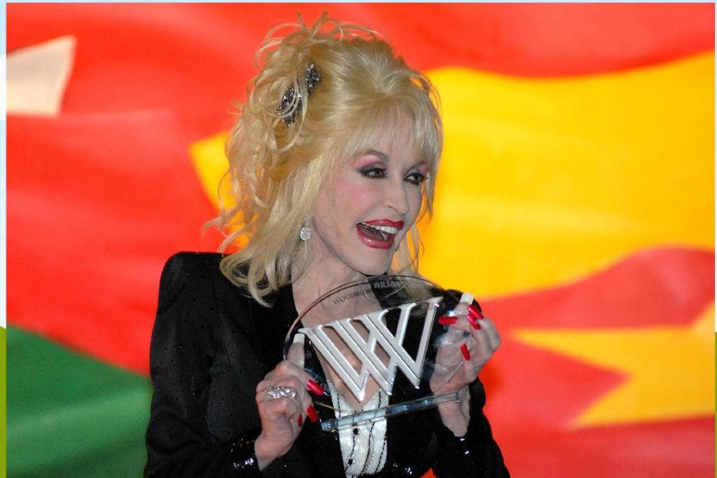 White Rock choral pop-up salutes Parton