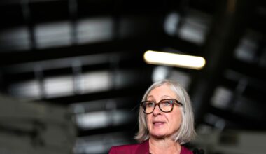 Ottawa will not interfere with workers’ right to strike, Hajdu says