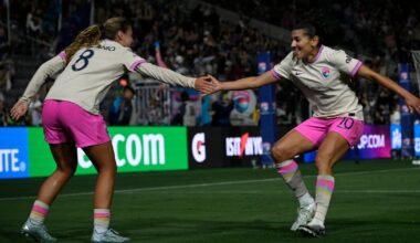 Gia Corley and Melanie Barcenas score to give the Wave win over Courage