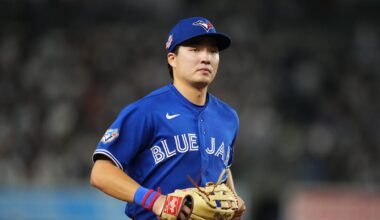Blue Jays rookie Brett Bateman suffers injury while making diving catch