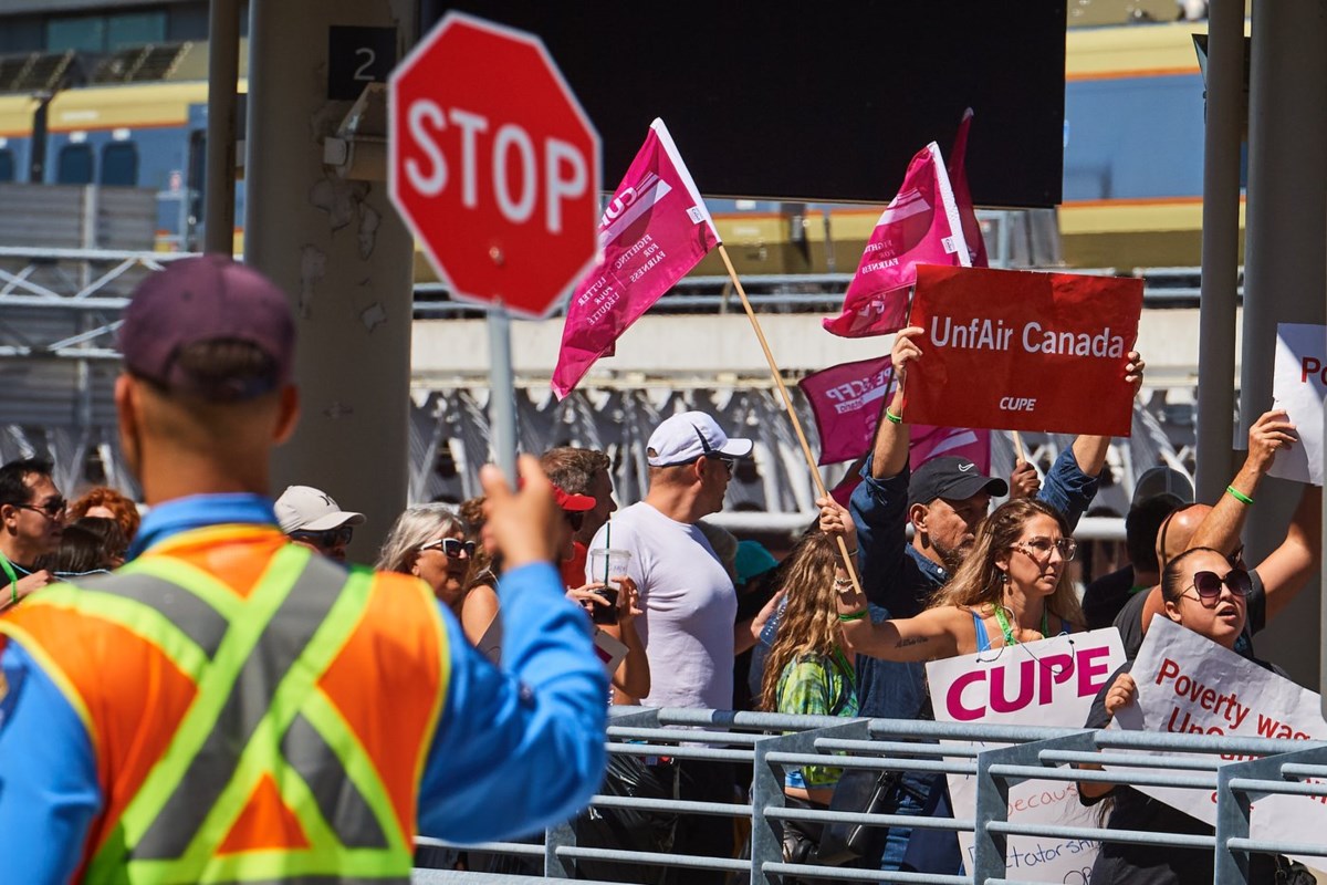 Labour bill will test limits of Ottawa's power to quash strikes: experts