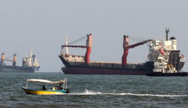 Can Iran enforce a restricted zone in the Strait of Hormuz? | Explainer News