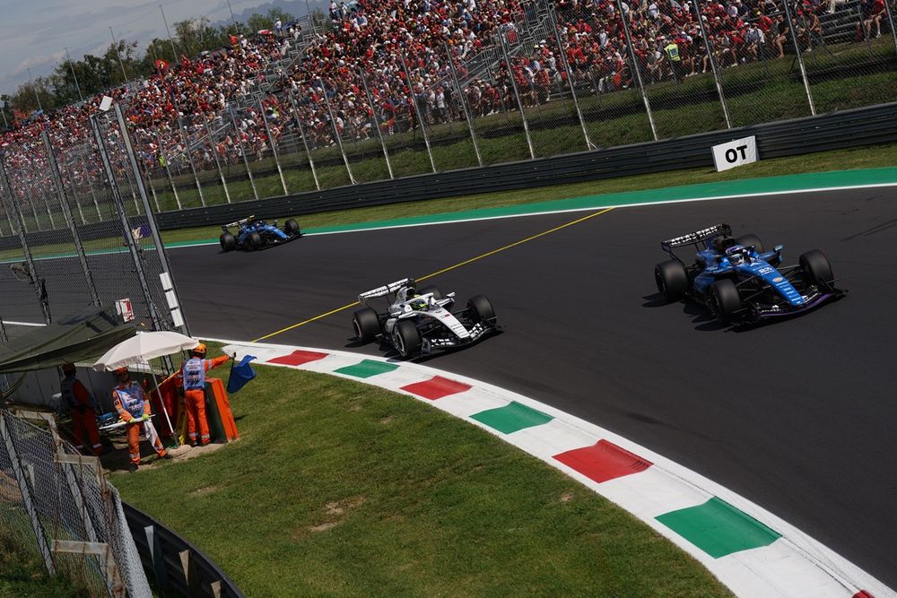 Alexander Albon, Williams, Sergio Perez, Cadillac Racing