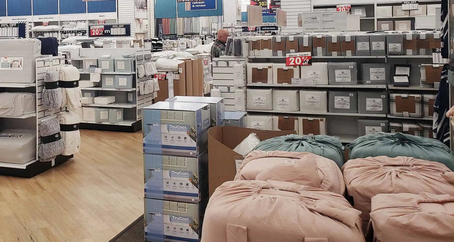 Major home retailer just returned to Canada