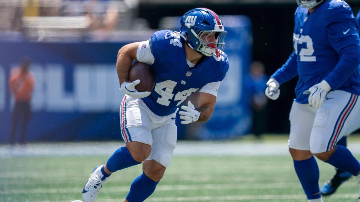 SportsLine experts reveal 2026 Fantasy Football rankings, sleepers, breakouts and more