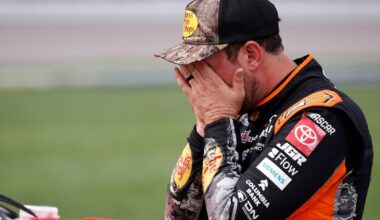 Chase Briscoe went into “desperation mode” chasing Kyle Larson at Kansas