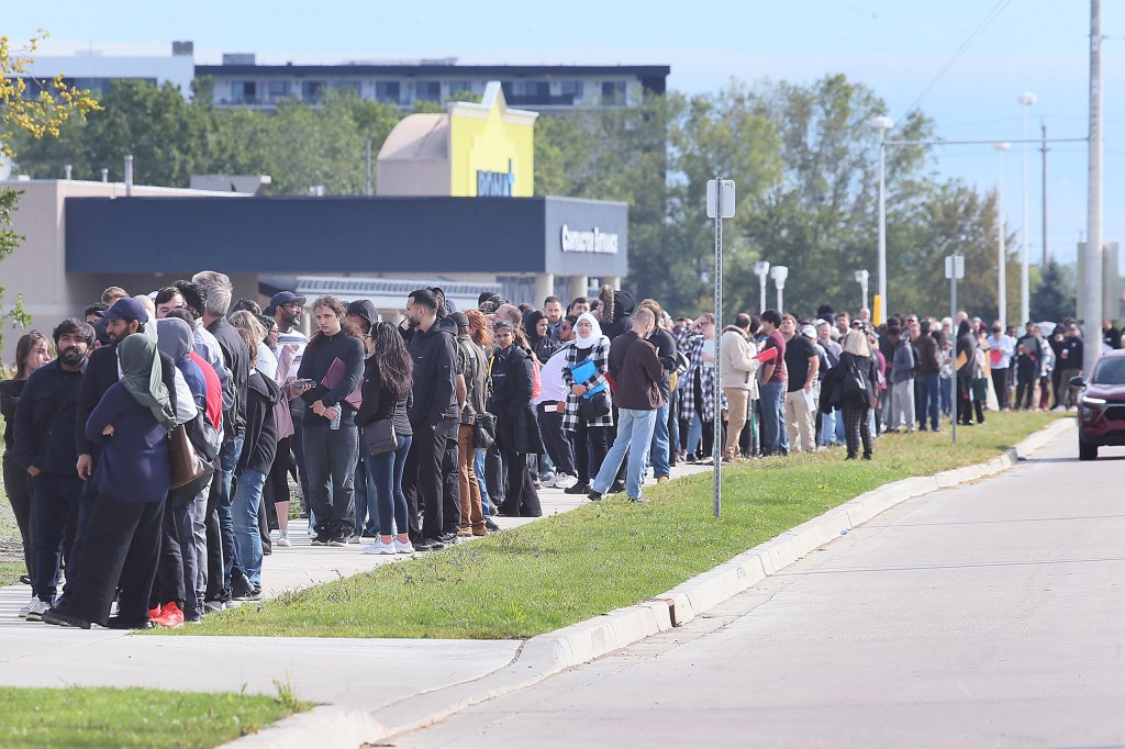 Hundreds of job-seekers line up for gig at new Windsor Costco