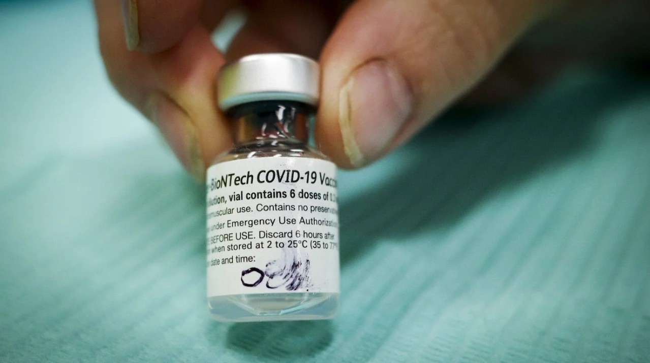 Alberta maintaining $100 COVID vaccine fee as it prepares for fall influenza campaign