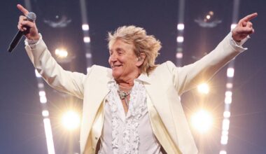 Rock legend Rod Stewart announces retirement