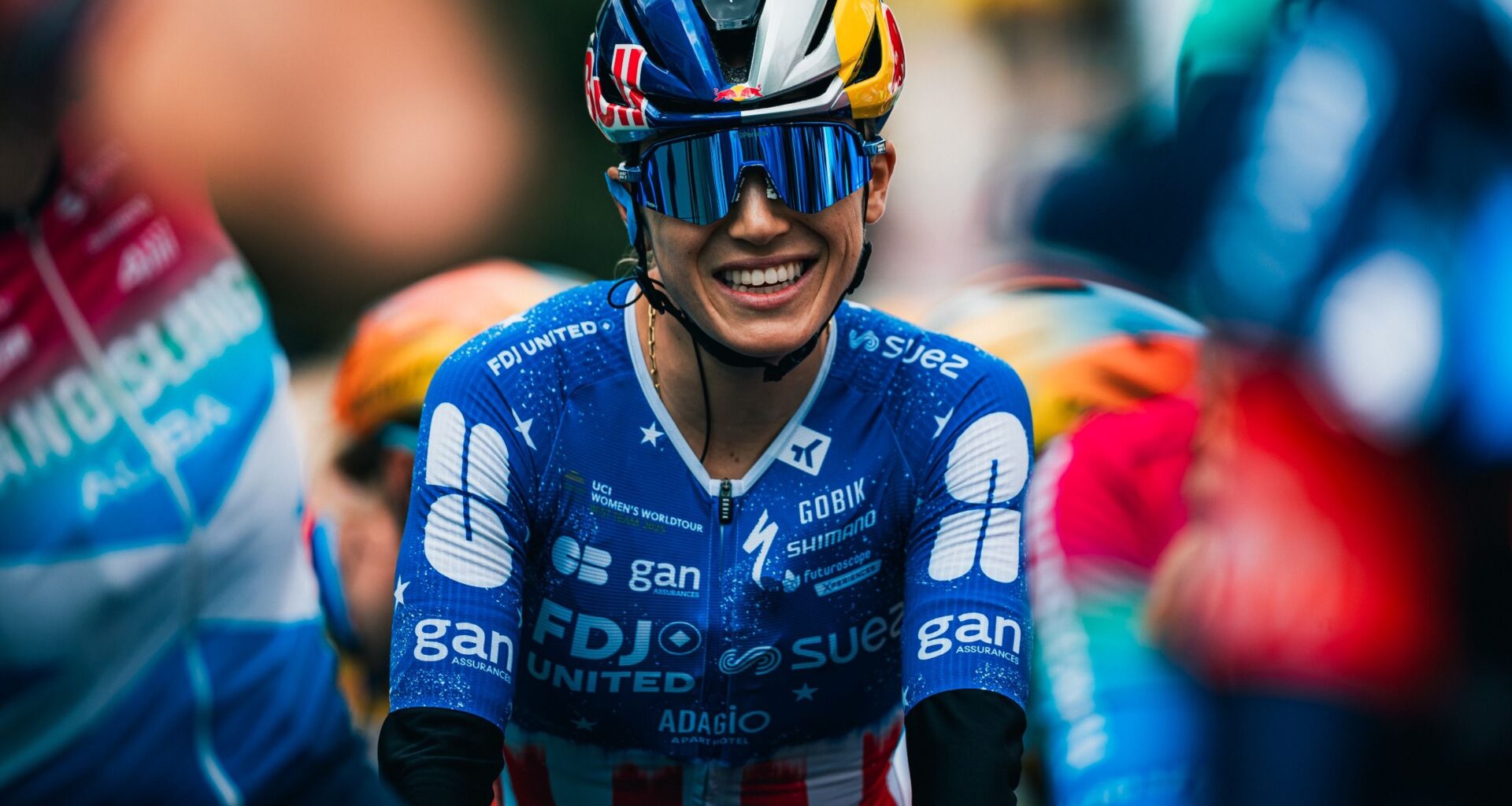 Kate Courtney smiling ahead of Tour of Britain Women stage 1.