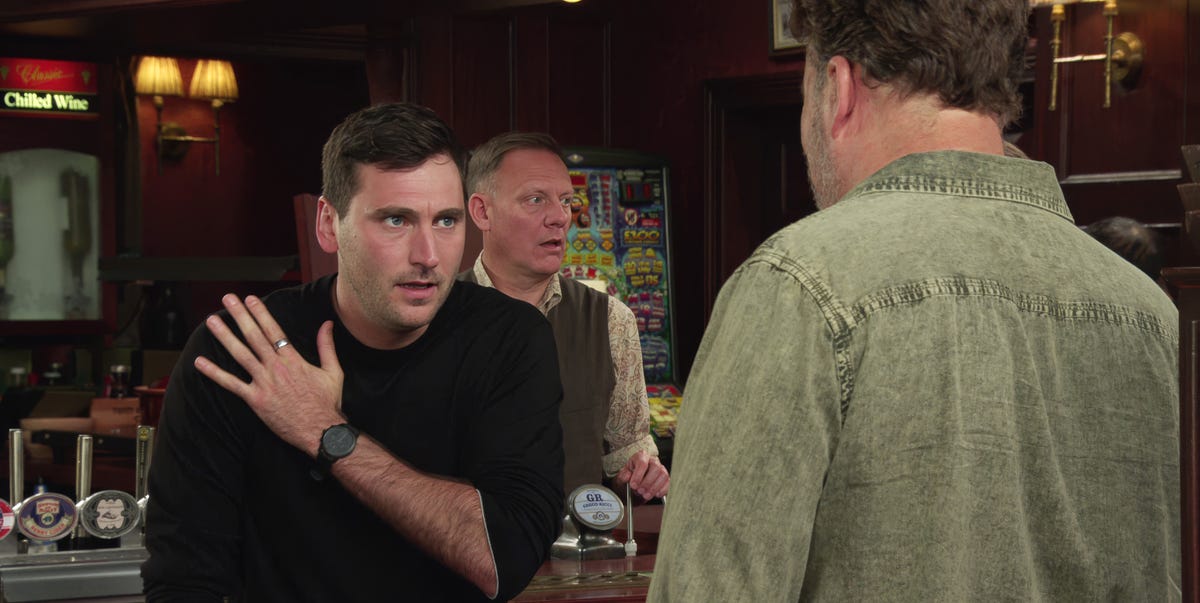 Coronation Street's Kit Green to move on from Sarah with passionate night