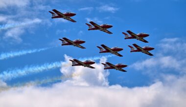 Last Snowbirds show in Toronto until 2030s whooshes over Lake Ontario