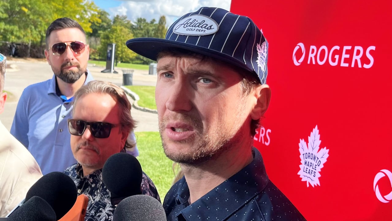 Bobrovsky goes from foe to friend with Raddysh, Paul in Toronto