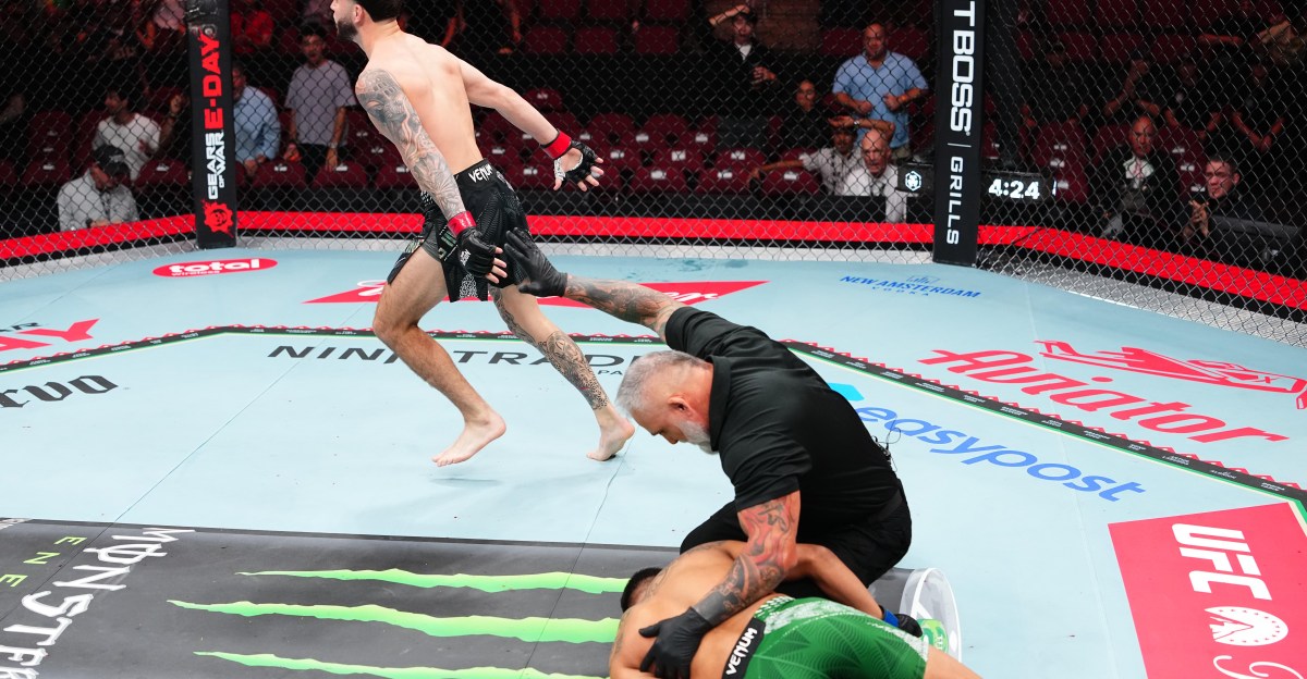Noche UFC 4 Rookie Report Card: Sean King vs. Jessie Rosas