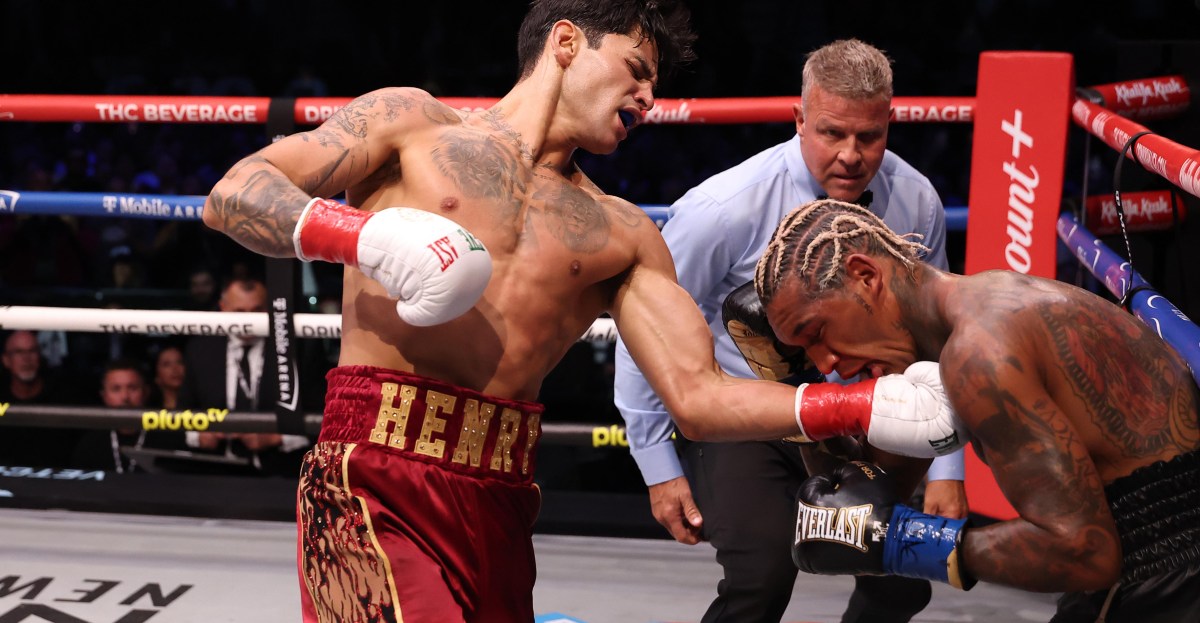 Highlights! Garcia Destroys Benn With Massive Early Knockout
