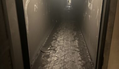 11 hospitalized, including 1 officer, after apartment fire in Mississauga