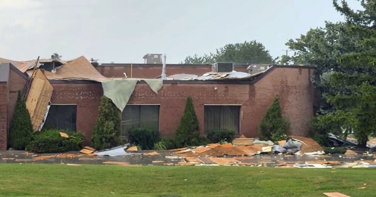 Thunderstorm blows roof off building in Brampton – CP24