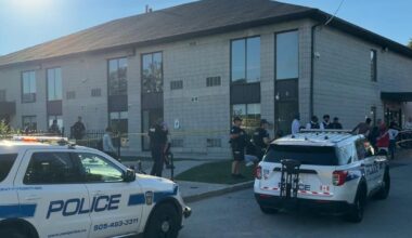 Suspect arrested after stabbing a man in the neck in Mississauga – CP24