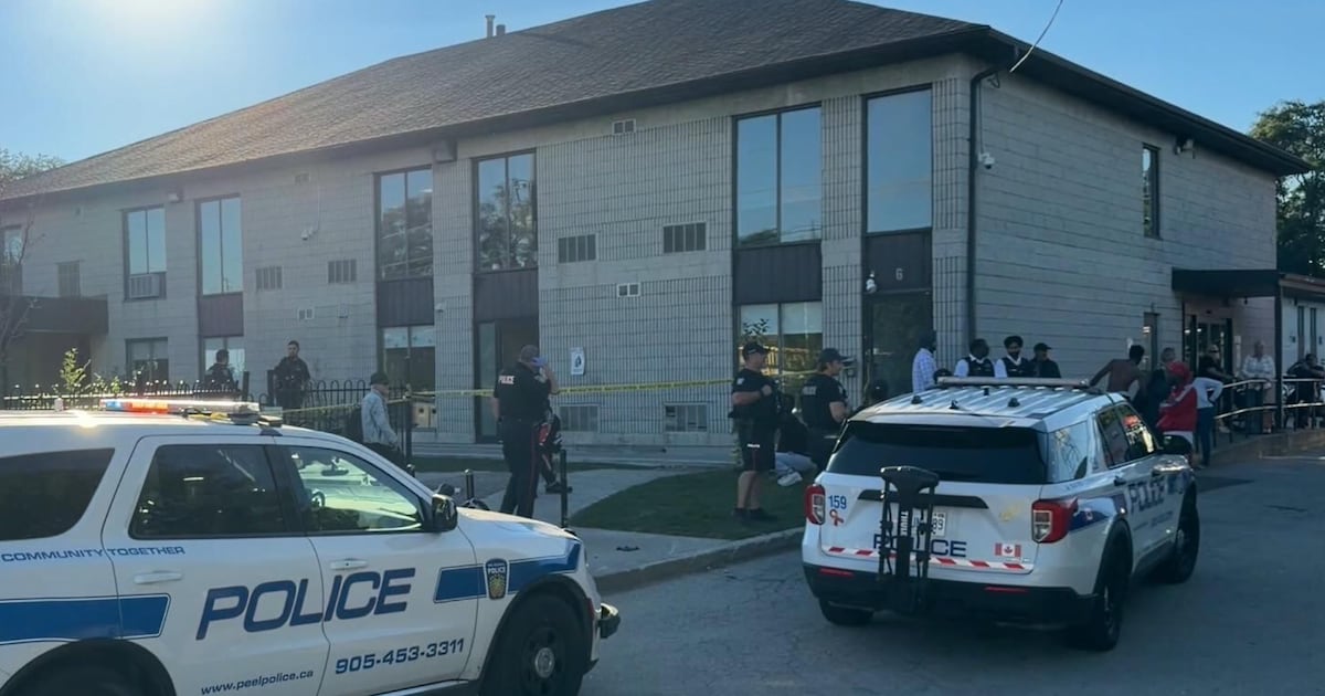 Suspect arrested after stabbing a man in the neck in Mississauga – CP24