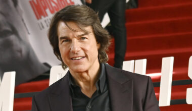 Tom Cruise was 'schooled' on football by Taylor Swift at NFL game