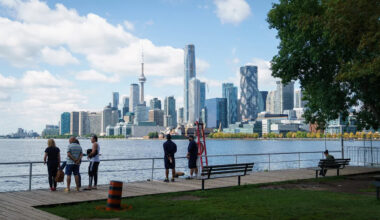 Greater Toronto Area home sales down 2% in August, prices dip below $1 million: board