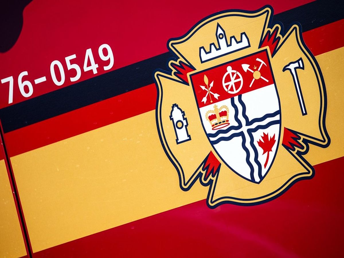 Ottawa firefighters revive man at scene of Lockhart Avenue apartment fire