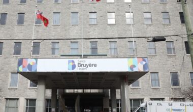 Bruyère workers rally in bid to force Ottawa hospital to reverse job cuts