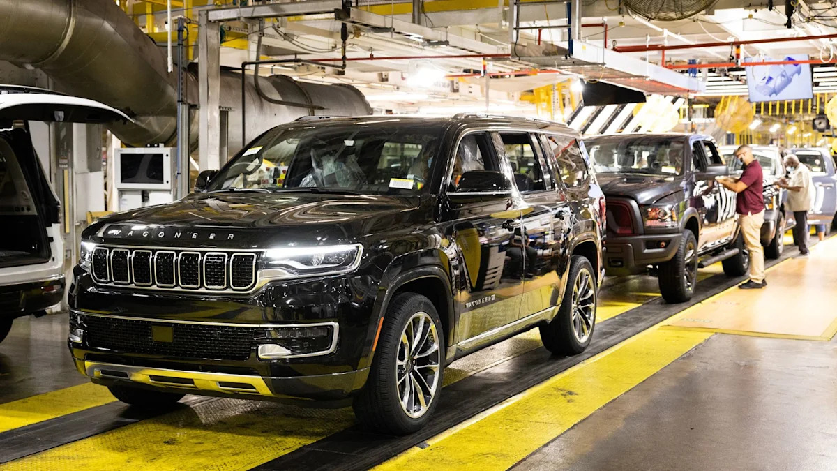 Canada Paid Stellantis $222 Million To Save A Jeep Plant. The Jeep Went To Illinois Anyway