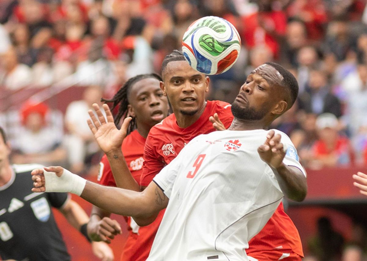 Soccer 'trail blazer' Cyle Larin lauded with key to City of Brampton