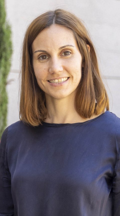 Portrait photo of Barbara Hernando