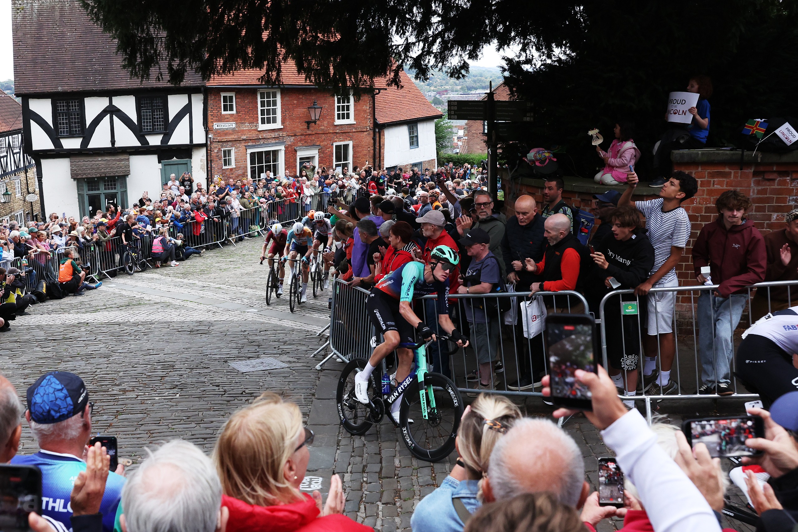 Daan Hoole leads the peloton during stage 1 of the 2026 Tour of Britain Men