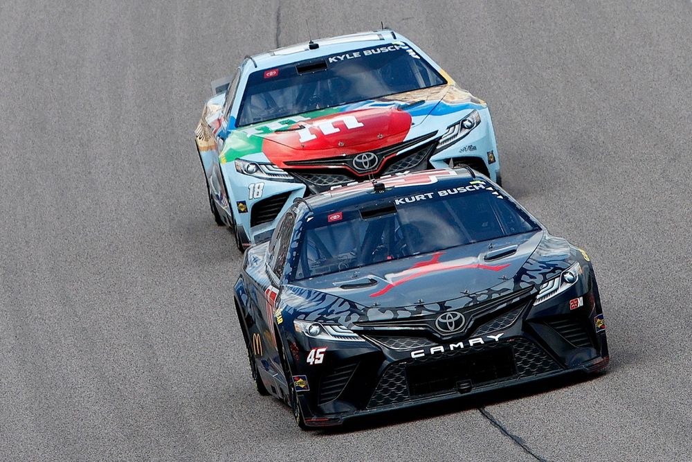 Kurt Busch, 23XI Racing; Kyle Busch, Joe Gibbs Racing