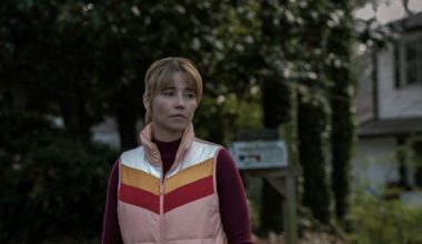 Emmys: Linda Cardellini Wins Best Supporting Actress in Limited Series