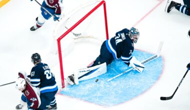 Skinner makes 31 saves in Jets debut