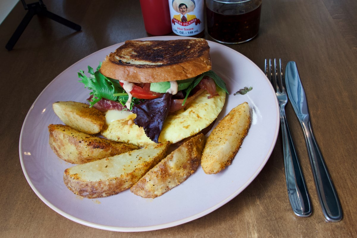 What's a good brunch restaurant in Chinatown Vancouver?