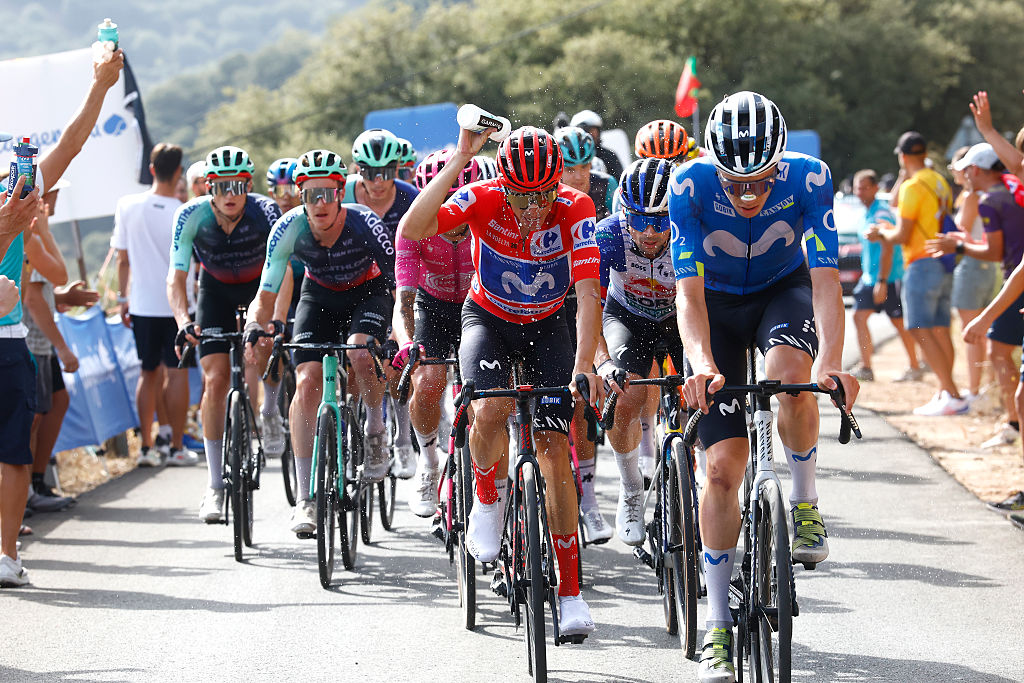Enric Mas (Movistar) cools himself during stage 14 of the 2026 Vuelta a Espa&ntilde;a. (Photo by Luis Gomez - Pool/Getty Images)