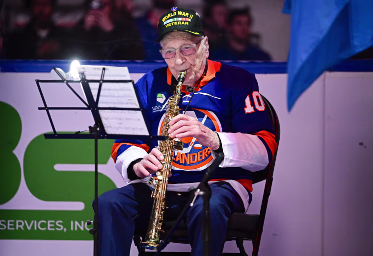 New York Rangers v New York Islanders