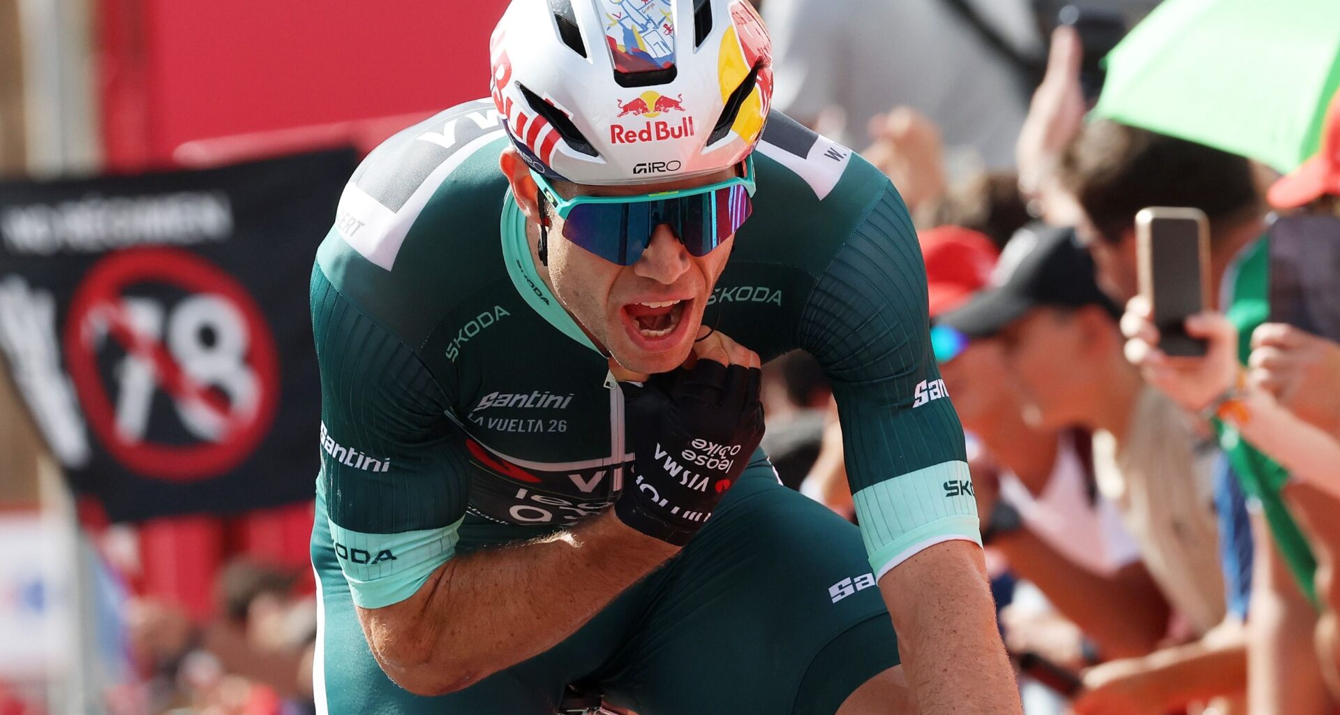 'A serious confidence boost for the Worlds' - as rainbow jersey battle looms, Wout van Aert shows stunning form and racecraft in Vuelta a España