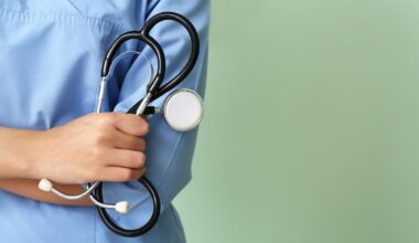 Hospital MRIs sit idle overnight as province funds private clinics: report