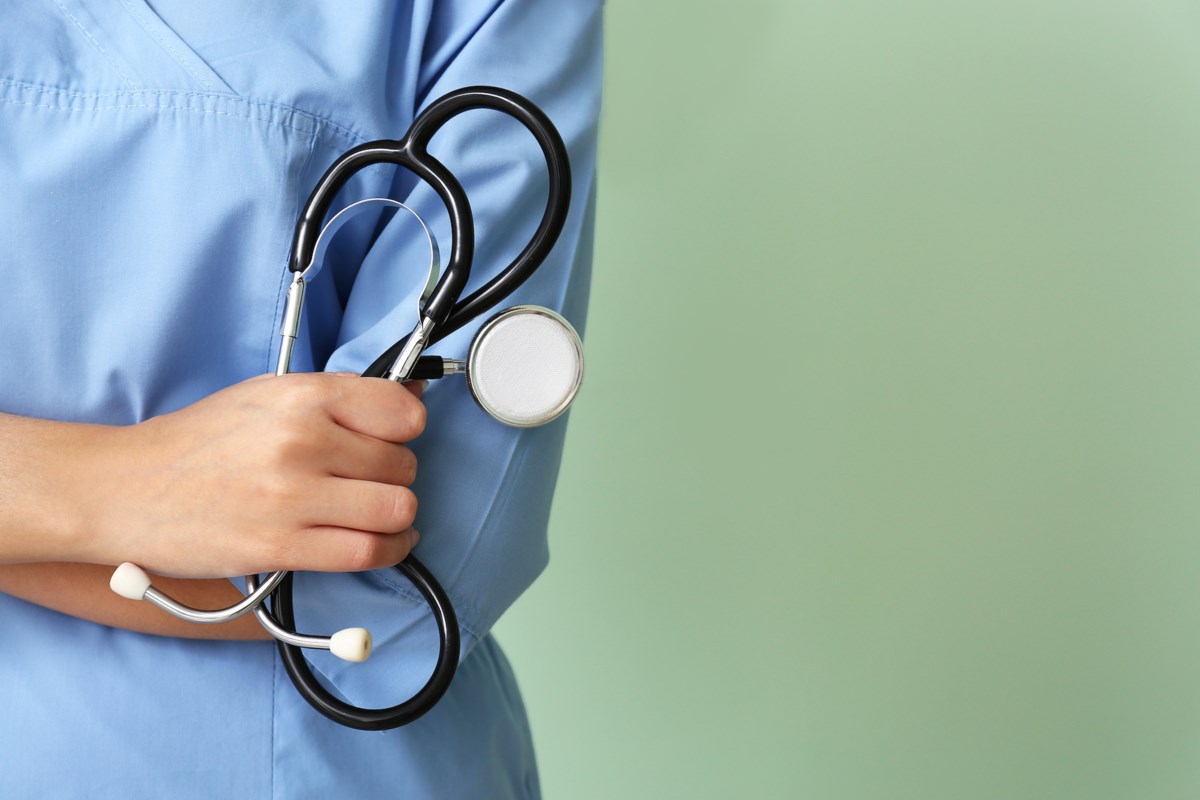 Hospital MRIs sit idle overnight as province funds private clinics: report