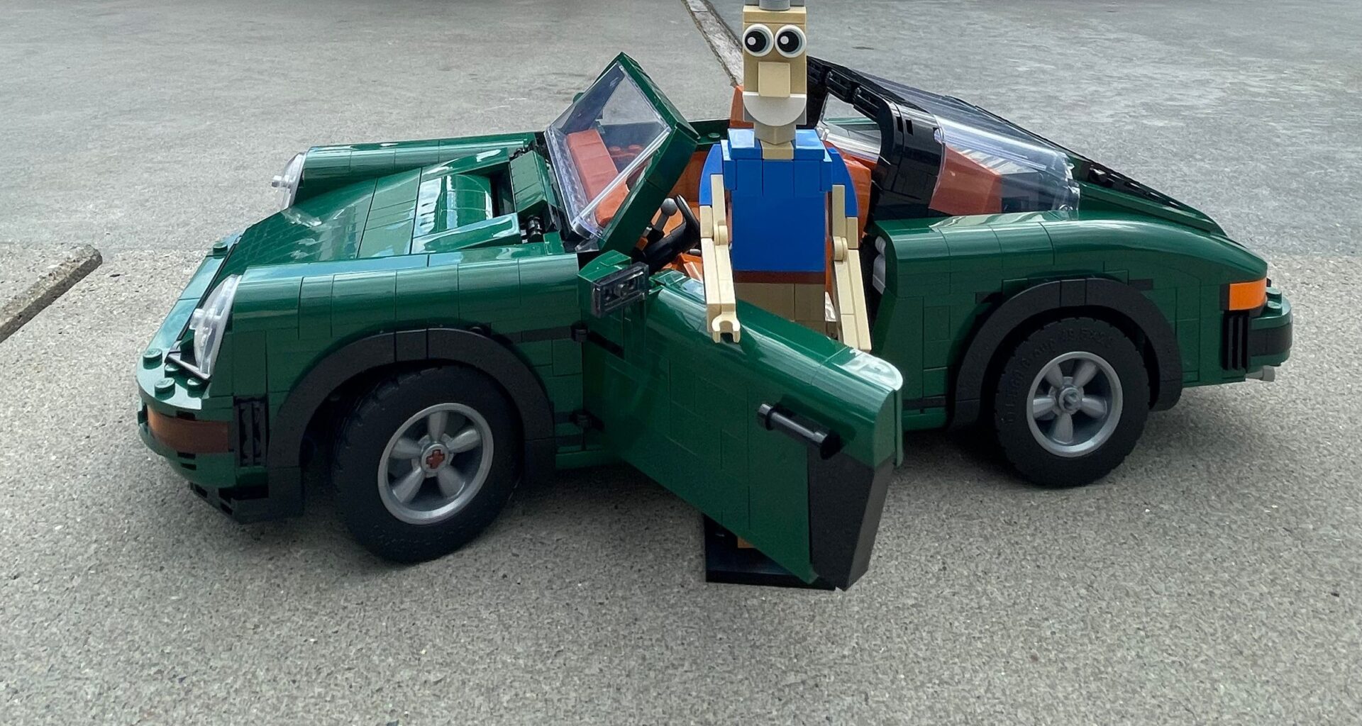 Lego House, Billund's new Formula 1 race cars